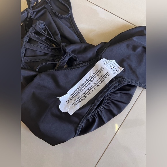 Yoins Yours Inspiration Women’s Solid Black Silky One Piece Bathing Suit Size L - Picture 6 of 16